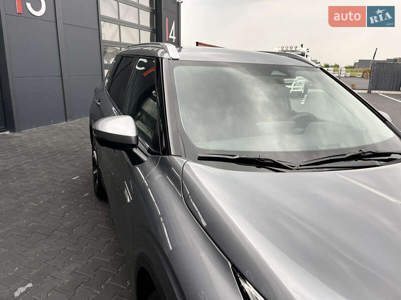 Внедорожник / Кроссовер Mitsubishi Outlander 2023 в Львове