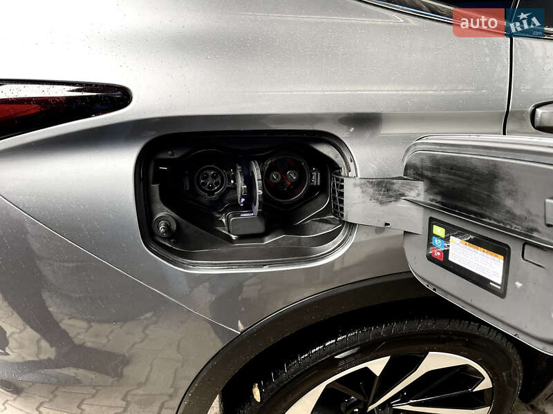 Внедорожник / Кроссовер Mitsubishi Outlander 2023 в Львове