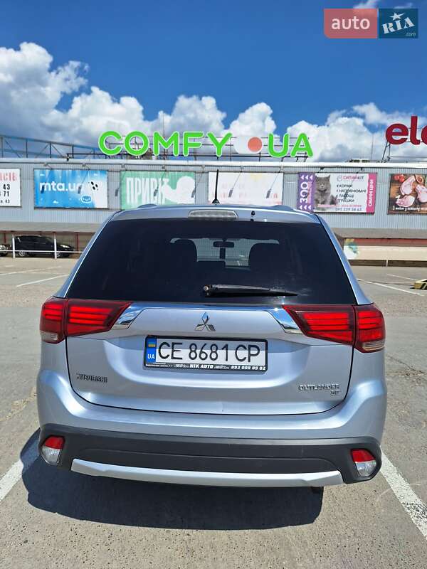 Внедорожник / Кроссовер Mitsubishi Outlander 2016 в Черновцах