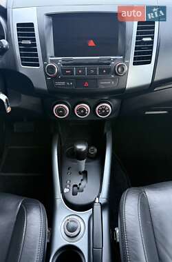 Внедорожник / Кроссовер Mitsubishi Outlander 2007 в 