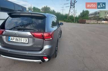 Позашляховик / Кросовер Mitsubishi Outlander 2017 в 