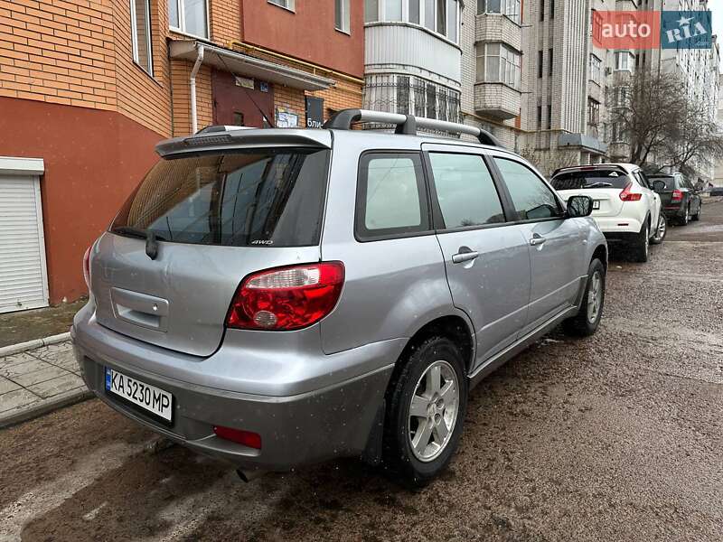 Внедорожник / Кроссовер Mitsubishi Outlander 2009 в Киеве