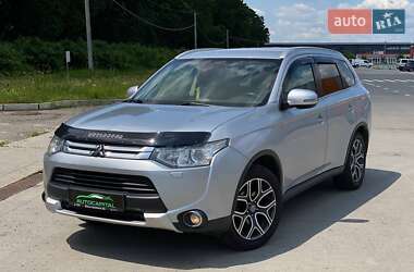 Позашляховик / Кросовер Mitsubishi Outlander 2014 в Києві