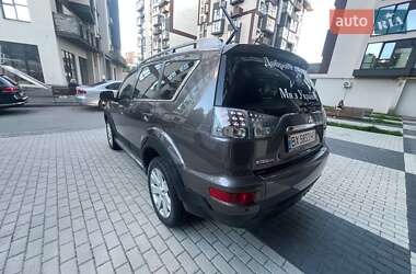 Внедорожник / Кроссовер Mitsubishi Outlander 2010 в 