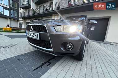 Внедорожник / Кроссовер Mitsubishi Outlander 2010 в 