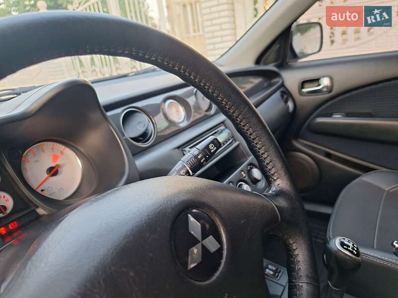 Внедорожник / Кроссовер Mitsubishi Outlander 2008 в Черновцах