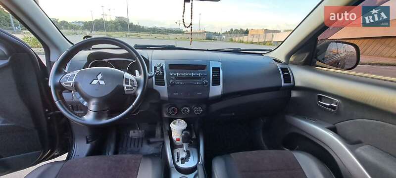 Позашляховик / Кросовер Mitsubishi Outlander 2012 в Львові