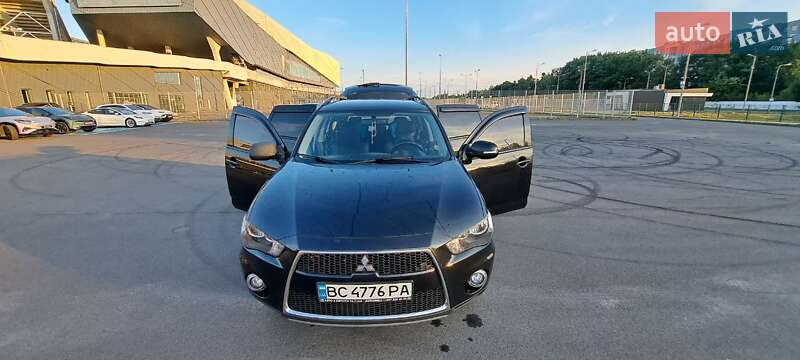 Позашляховик / Кросовер Mitsubishi Outlander 2012 в Львові