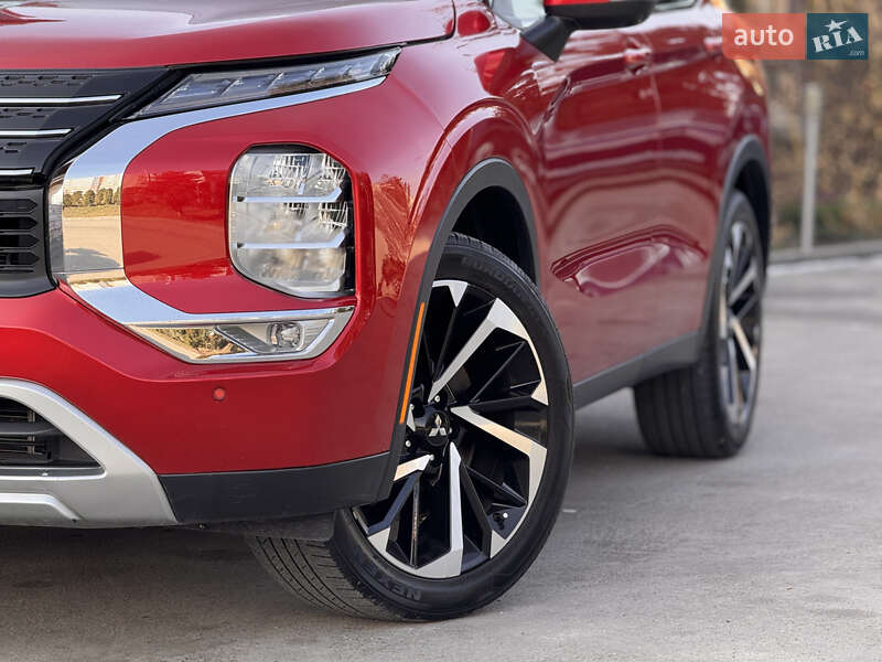 Позашляховик / Кросовер Mitsubishi Outlander 2021 в Тернополі