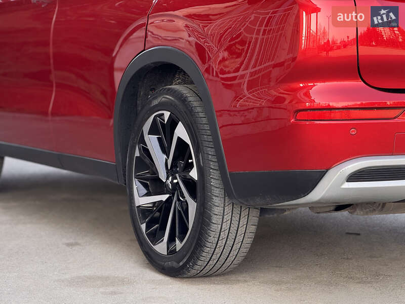 Позашляховик / Кросовер Mitsubishi Outlander 2021 в Тернополі