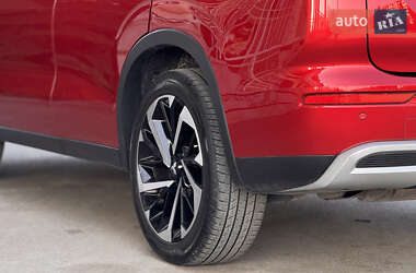 Внедорожник / Кроссовер Mitsubishi Outlander 2021 в 