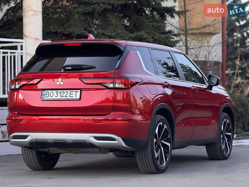 Позашляховик / Кросовер Mitsubishi Outlander 2021 в Тернополі