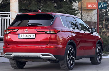 Внедорожник / Кроссовер Mitsubishi Outlander 2021 в 
