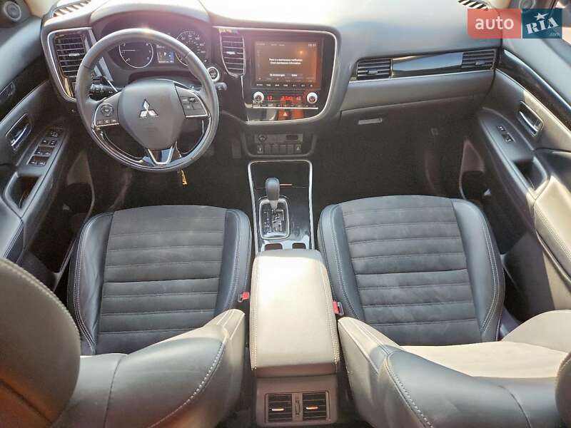 Внедорожник / Кроссовер Mitsubishi Outlander 2020 в Днепре