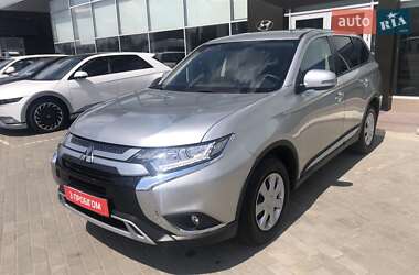 Внедорожник / Кроссовер Mitsubishi Outlander 2023 в Полтаве