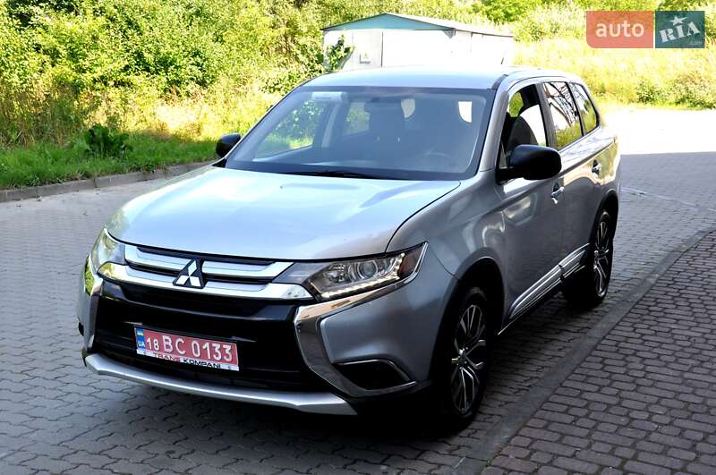 Позашляховик / Кросовер Mitsubishi Outlander 2016 в Львові