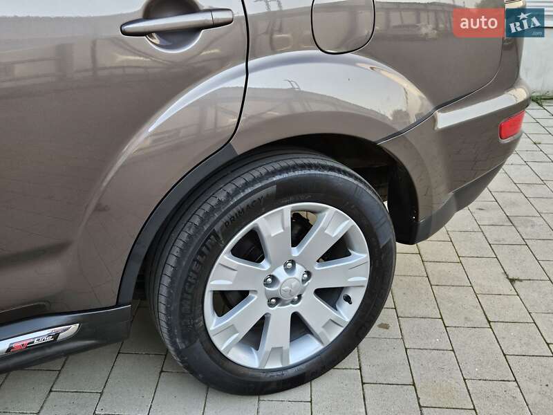 Внедорожник / Кроссовер Mitsubishi Outlander 2012 в Ивано-Франковске