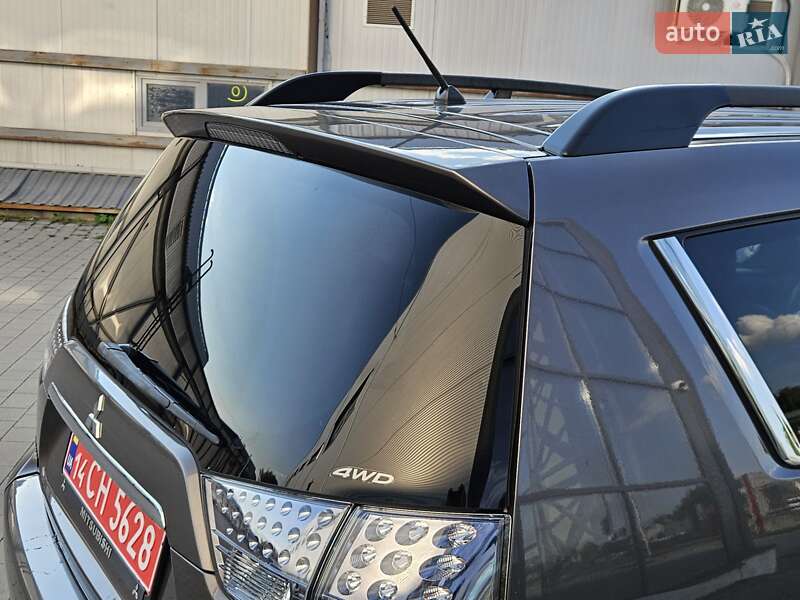 Внедорожник / Кроссовер Mitsubishi Outlander 2012 в Ивано-Франковске