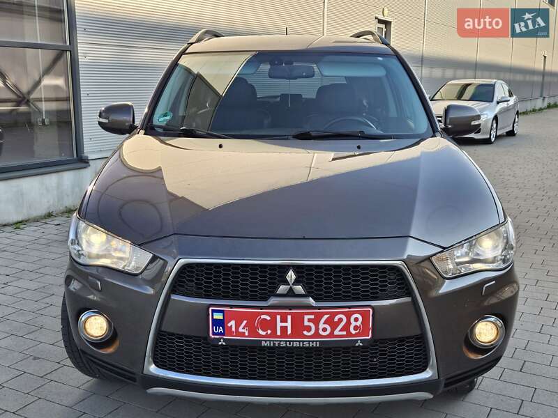 Внедорожник / Кроссовер Mitsubishi Outlander 2012 в Ивано-Франковске