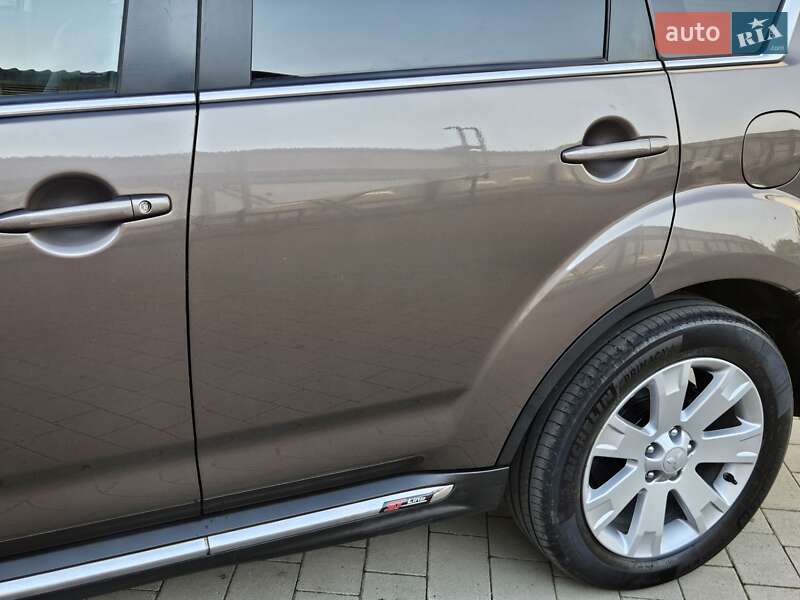 Внедорожник / Кроссовер Mitsubishi Outlander 2012 в Ивано-Франковске