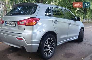 Внедорожник / Кроссовер Mitsubishi Outlander 2011 в 