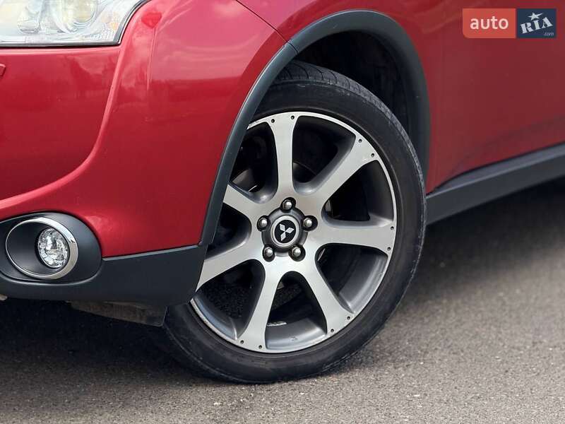 Внедорожник / Кроссовер Mitsubishi Outlander 2014 в Кривом Роге
