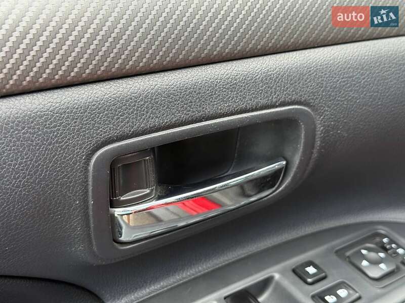 Внедорожник / Кроссовер Mitsubishi Outlander 2014 в Кривом Роге