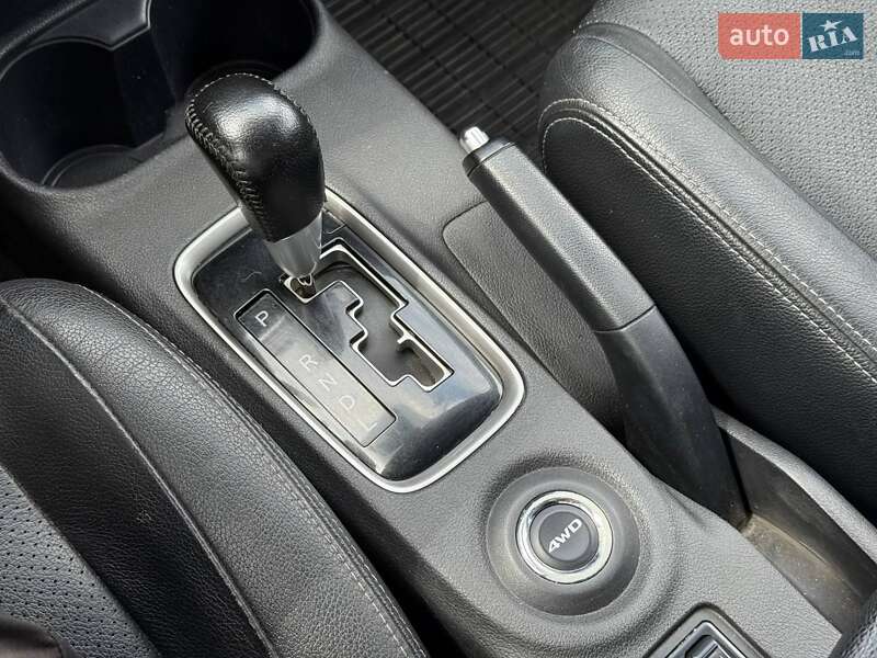 Внедорожник / Кроссовер Mitsubishi Outlander 2014 в Кривом Роге