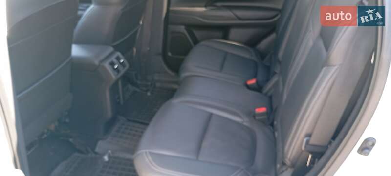 Позашляховик / Кросовер Mitsubishi Outlander 2014 в Апостоловому