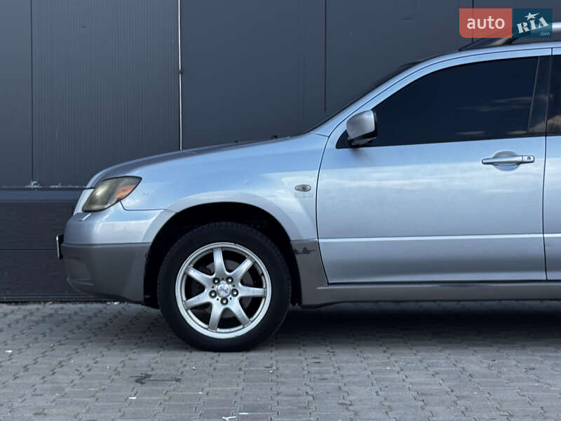 Внедорожник / Кроссовер Mitsubishi Outlander 2003 в Киеве