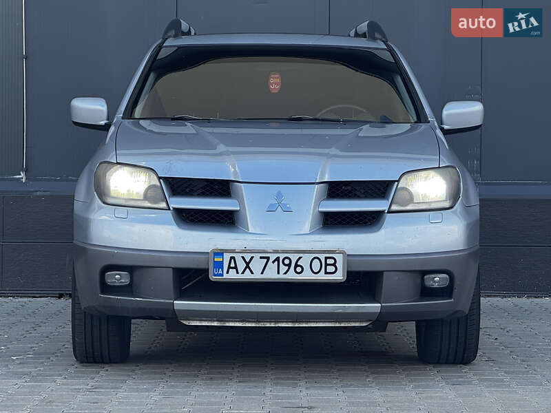 Внедорожник / Кроссовер Mitsubishi Outlander 2003 в Киеве