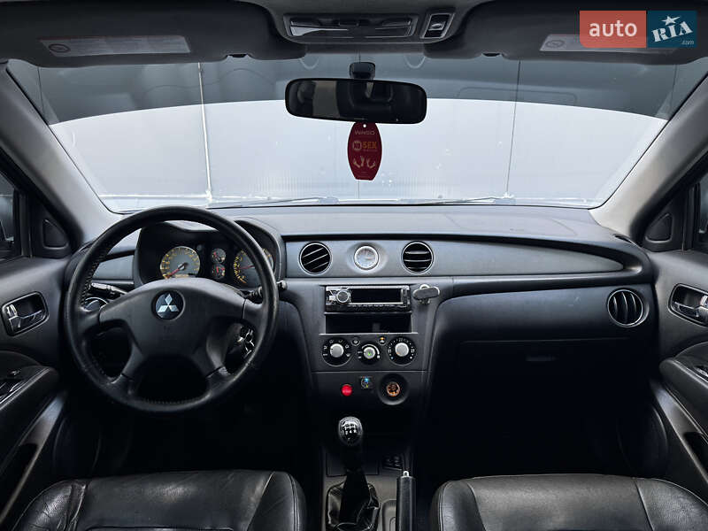 Внедорожник / Кроссовер Mitsubishi Outlander 2003 в Киеве