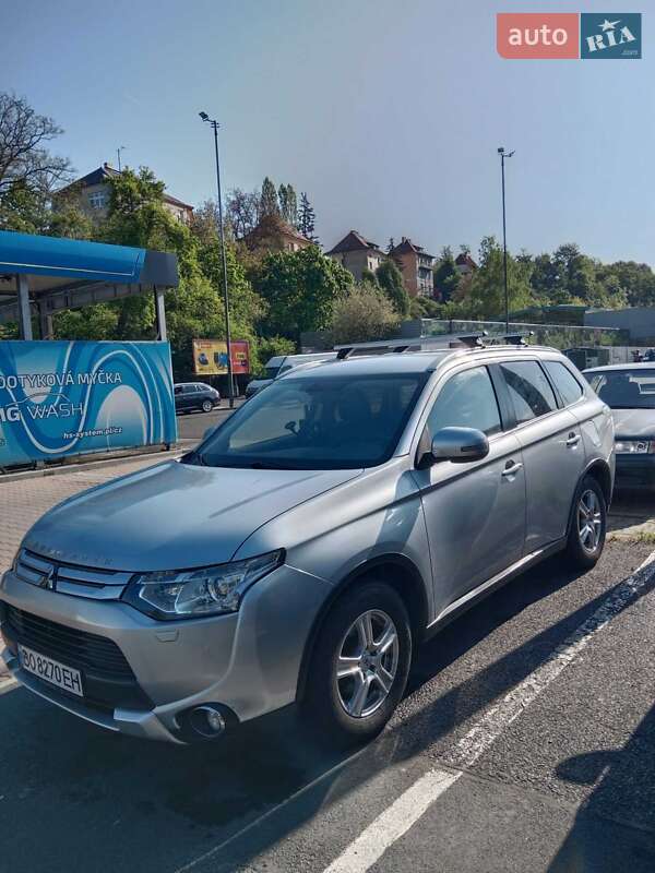 Mitsubishi Outlander 2014