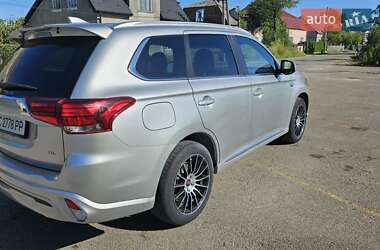 Внедорожник / Кроссовер Mitsubishi Outlander 2021 в 