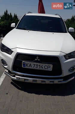 Внедорожник / Кроссовер Mitsubishi Outlander 2010 в 
