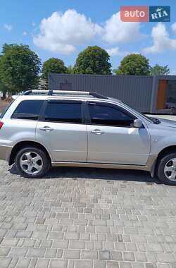 Внедорожник / Кроссовер Mitsubishi Outlander 2004 в 