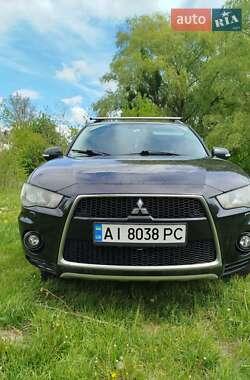 Позашляховик / Кросовер Mitsubishi Outlander 2010 в Звягелі
