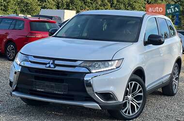 Внедорожник / Кроссовер Mitsubishi Outlander 2016 в Стрые