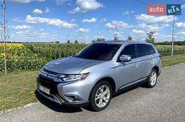 Внедорожник / Кроссовер Mitsubishi Outlander 2013 в Полтаве