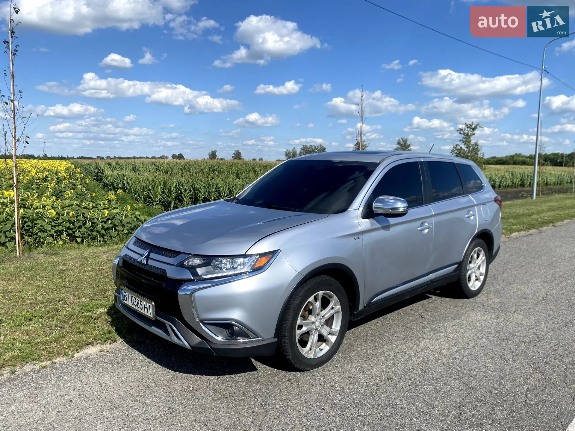2013 Mitsubishi Outlander - фото 1