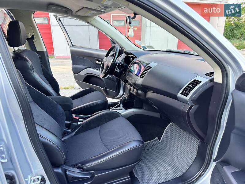 Внедорожник / Кроссовер Mitsubishi Outlander 2013 в Запорожье