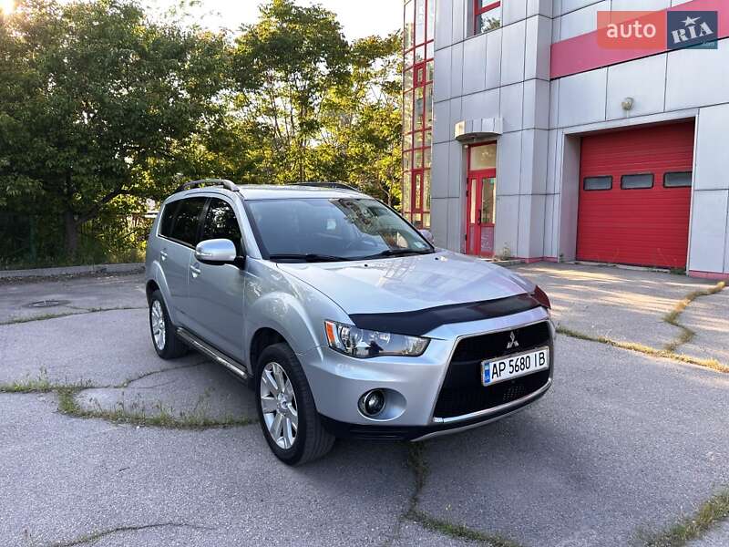 Внедорожник / Кроссовер Mitsubishi Outlander 2013 в Запорожье