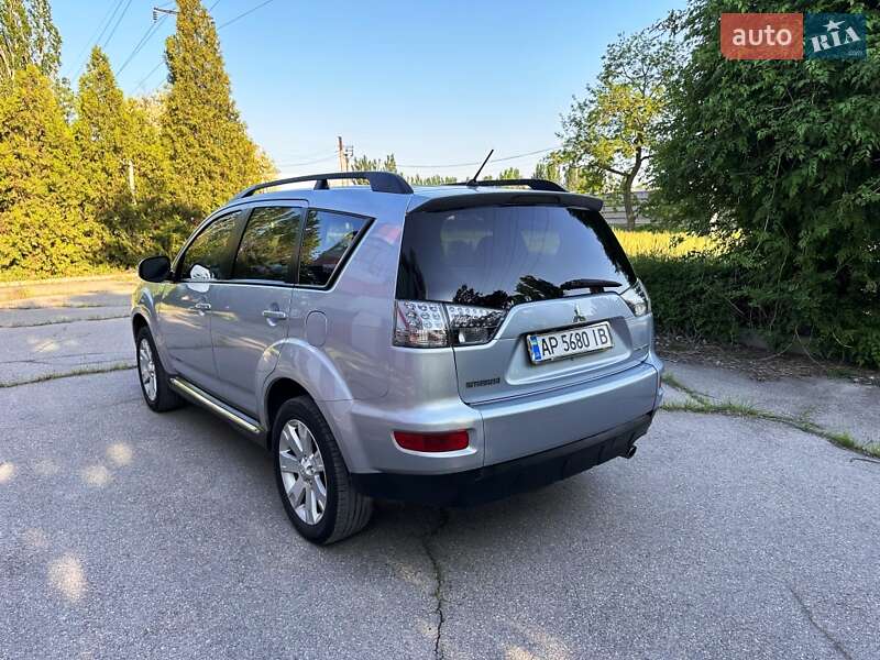 Внедорожник / Кроссовер Mitsubishi Outlander 2013 в Запорожье