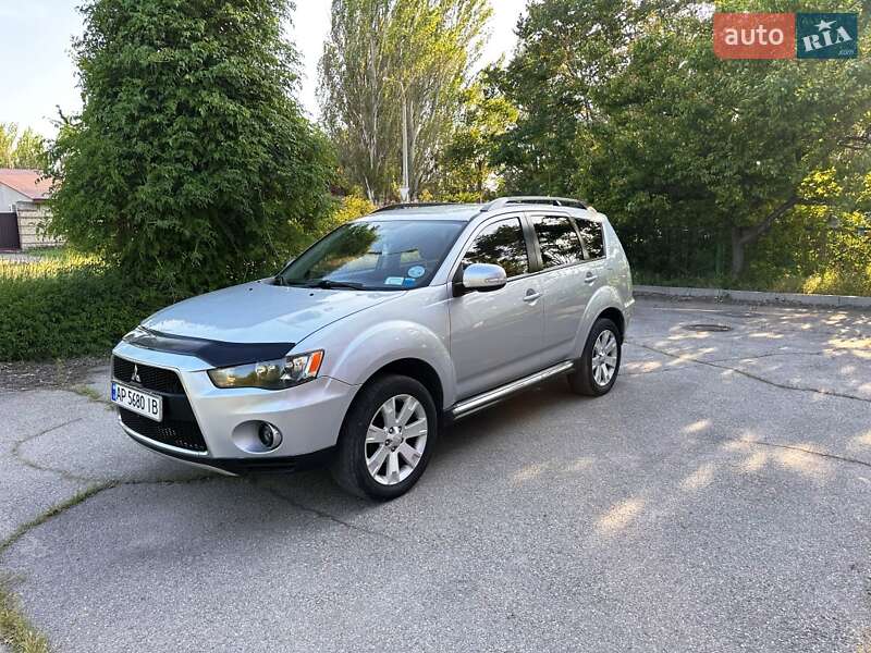 Внедорожник / Кроссовер Mitsubishi Outlander 2013 в Запорожье