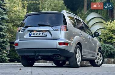 Внедорожник / Кроссовер Mitsubishi Outlander 2009 в 