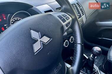 Внедорожник / Кроссовер Mitsubishi Outlander 2009 в 