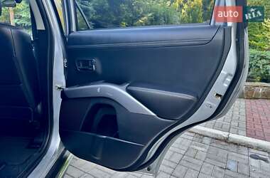 Внедорожник / Кроссовер Mitsubishi Outlander 2009 в 
