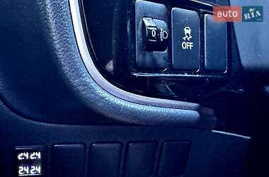 Внедорожник / Кроссовер Mitsubishi Outlander 2016 в 