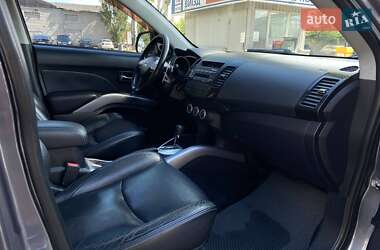 Внедорожник / Кроссовер Mitsubishi Outlander 2009 в 