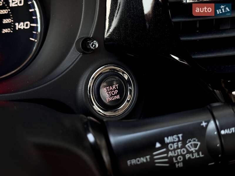 Внедорожник / Кроссовер Mitsubishi Outlander 2017 в Киеве